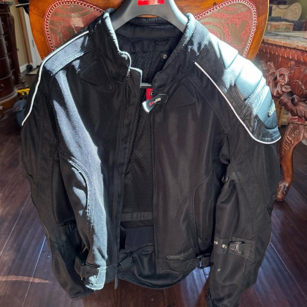 Stylish Black Performance Jacket for Men